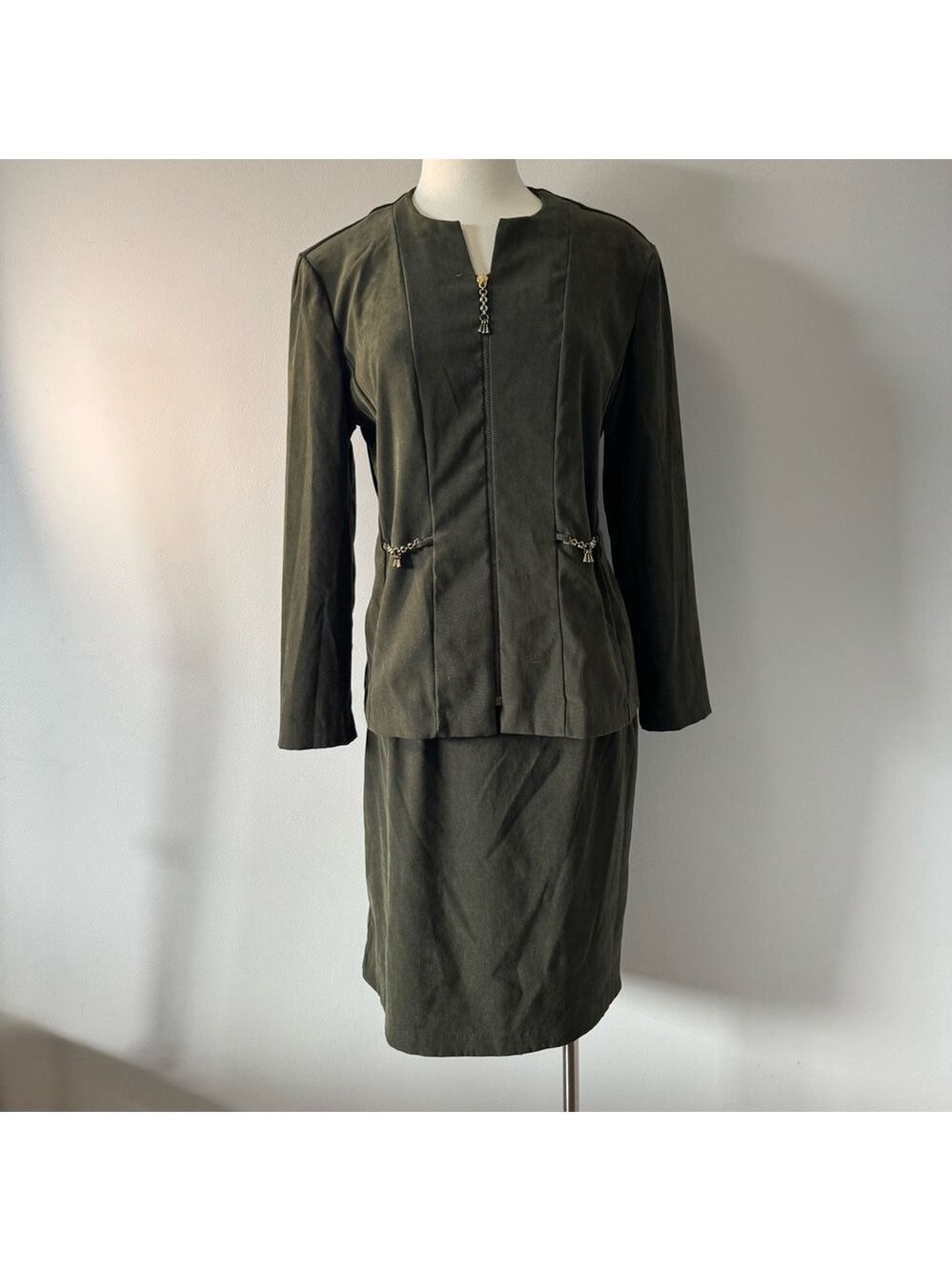 Vintage Sag Harbor Dark Green Blazer and Skirt Ensemble. 10Petite